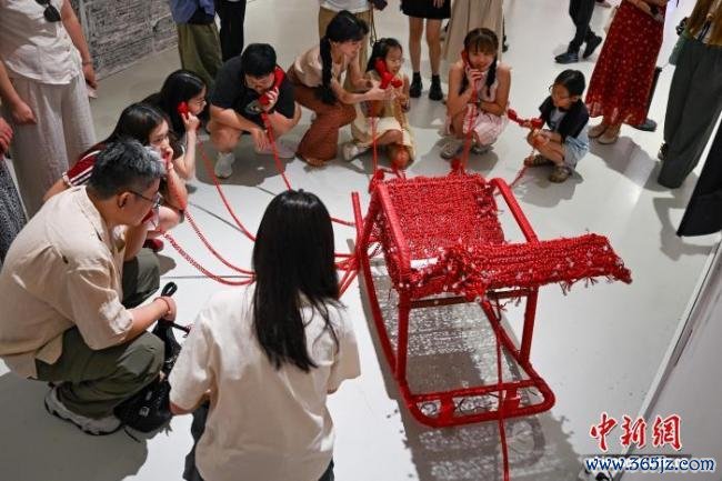 四川好意思术学院毕业作品展蛊卦不雅众 艺术盛宴引关心