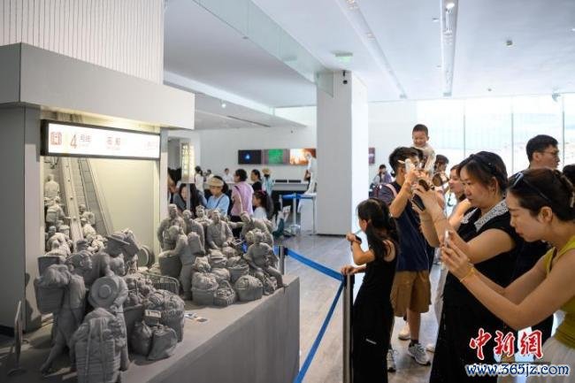 四川好意思术学院毕业作品展蛊卦不雅众