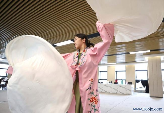 “主角”是如何真金不怕火成的——“一场戏”的台前幕后