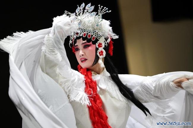 “主角”是如何真金不怕火成的——“一场戏”的台前幕后